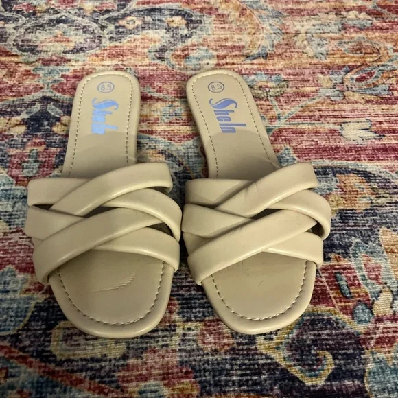 💥4/$20 BUNDLE 🆕NWOT Cream/Tan Women's Sandals Size 8.5 - Picture 2 of 6
